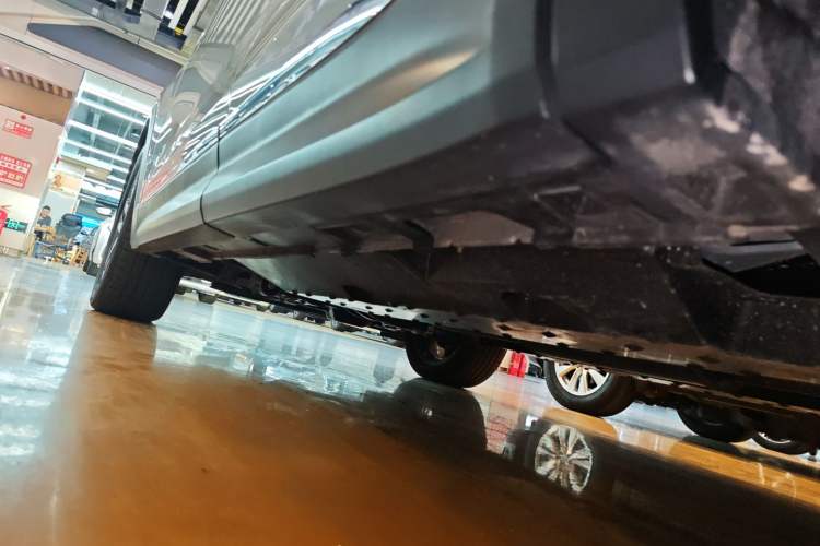Used Bestune T99 2023 2.0T Automatic Prestige Edition (8AT) Left Side Sill