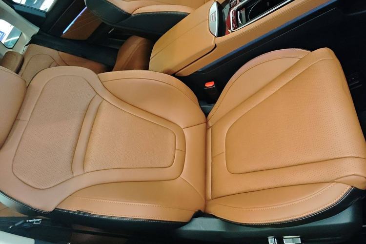 Used Bestune T99 2023 2.0T Automatic Prestige Edition (8AT) Right Front Seat