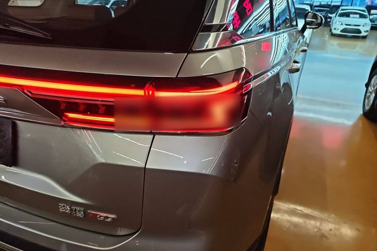 Used Bestune T99 2023 2.0T Automatic Prestige Edition (8AT) Right Rear Taillight