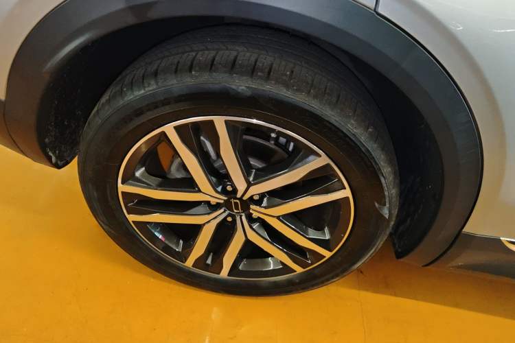 Used Bestune T99 2023 2.0T Automatic Prestige Edition (8AT) Right Rear Wheel Hub