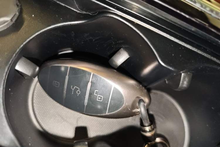 Used Bestune T99 2023 2.0T Automatic Prestige Edition (8AT) Vehicle Key