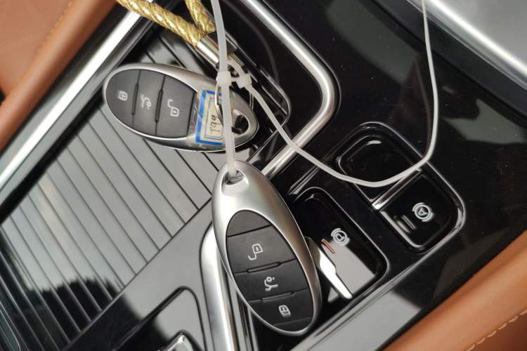 Used Bestune T99 2023 2.0T Automatic Premium (6AT) Vehicle Key
