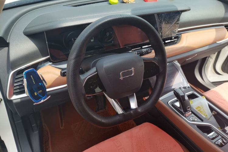 Used Bestune T99 2023 2.0T Automatic Premium (6AT) Center Console