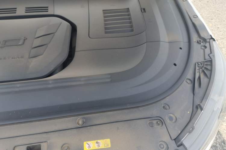 Used Bestune T99 2023 2.0T Automatic Premium (6AT) Engine Bay Left