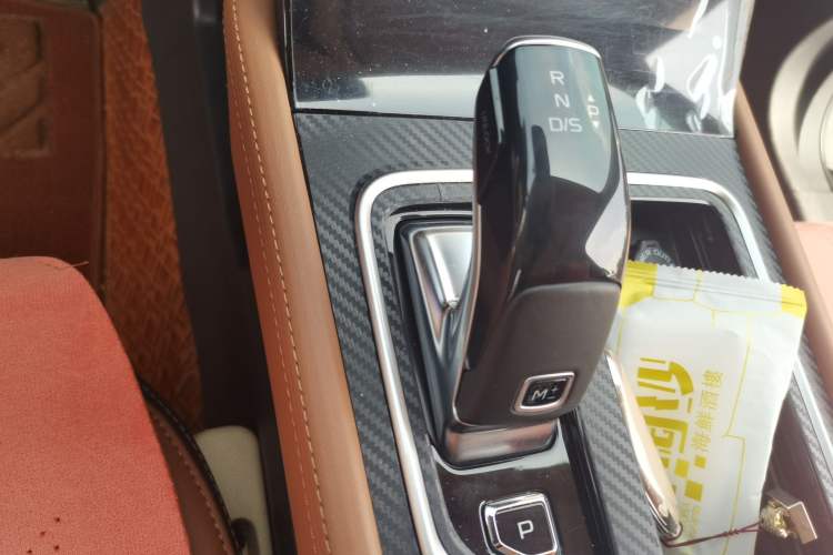 Used Bestune T99 2023 2.0T Automatic Premium (6AT) Gear Lever
