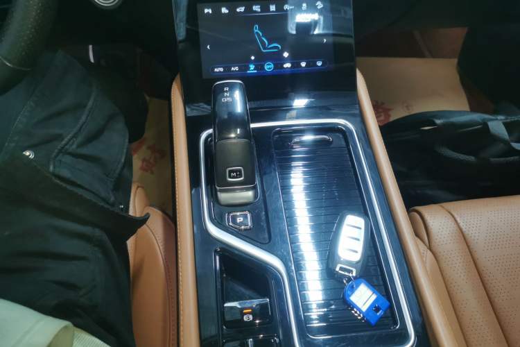 Used Bestune T99 2023 2.0T Automatic Prestige Edition Gear Lever
