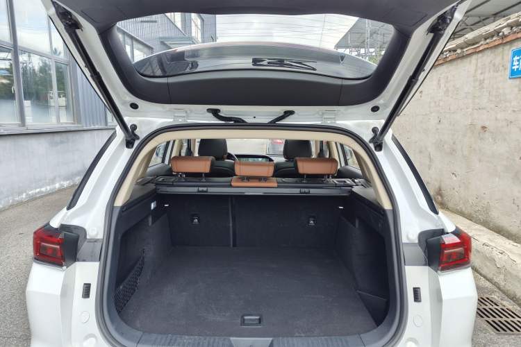 Used Bestune T99 2023 2.0T Automatic Prestige Edition Interior 10