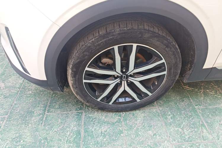 Used Bestune T99 2023 2.0T Automatic Prestige Edition Left Front Wheel Hub
