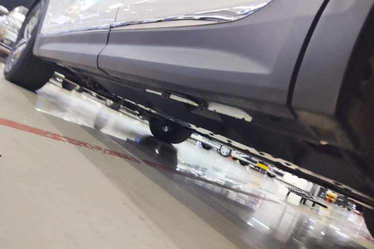 Used Bestune T99 2023 2.0T Automatic Premium (6AT) Left Side Sill