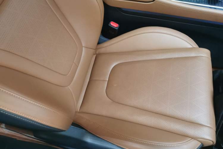 Used Bestune T99 2023 2.0T Automatic Prestige Edition Right Front Seat