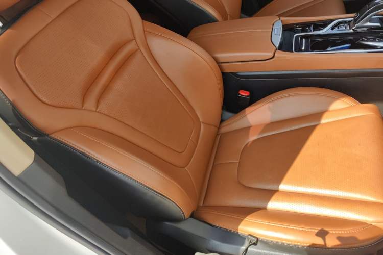 Used Bestune T99 2023 2.0T Automatic Prestige Edition Right Front Seat
