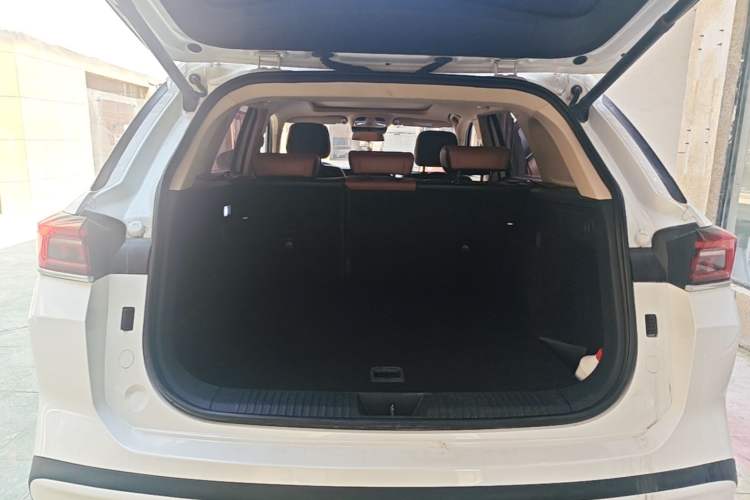 Used Bestune T99 2023 2.0T Automatic Prestige Edition Trunk
