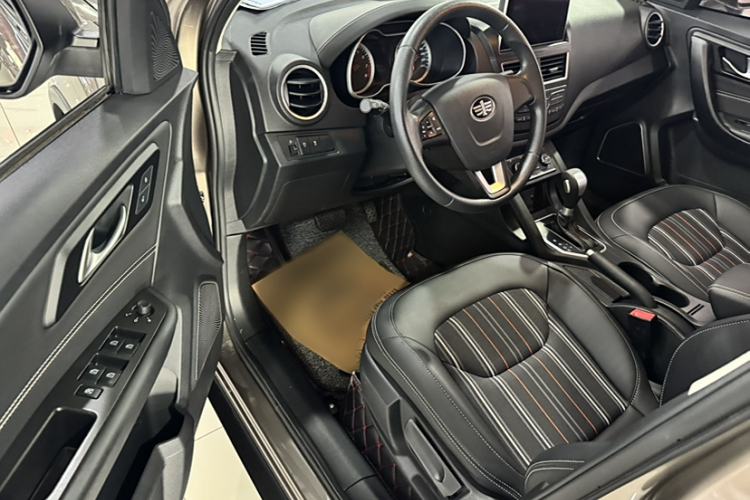 Used Bestune X40 2017 1.6L Automatic Luxury Model Interior 4
