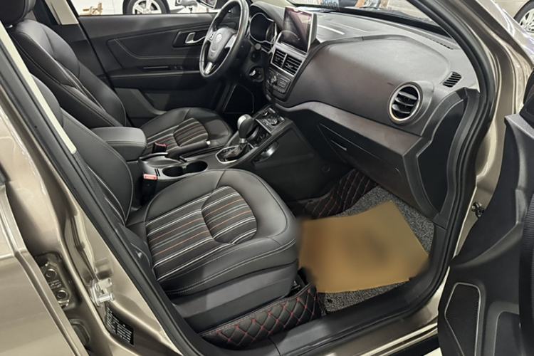 Used Bestune X40 2017 1.6L Automatic Luxury Model Interior 6