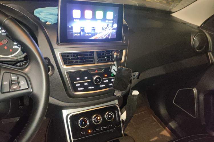 Used Bestune X40 2019 1.6L Automatic Luxury Edition China VI Audio And AC Panel