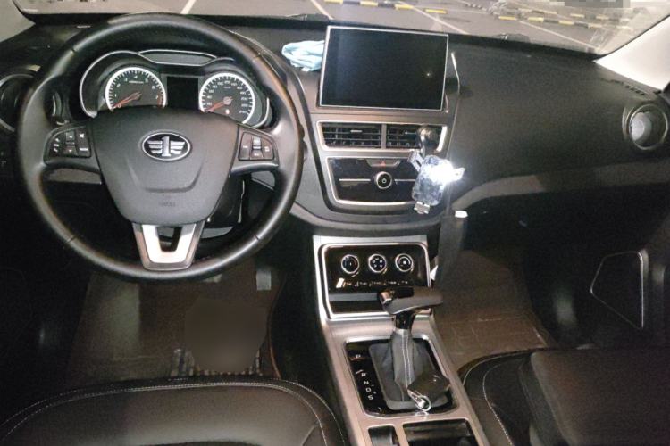 Used Bestune X40 2019 1.6L Automatic Luxury Edition China VI Center Console