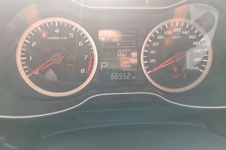 Used Bestune X40 2019 1.6L Automatic Luxury Version China V Emission Standard Odometer Close Up