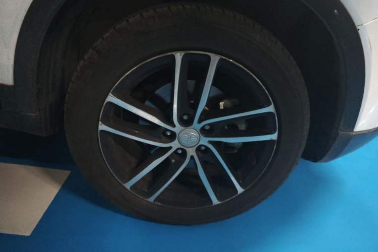 Used Bestune X40 2017 1.6L Automatic Luxury Model Right Front Wheel Hub