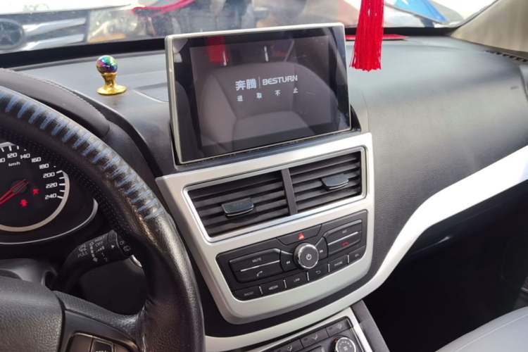 Used Bestune X40 2017 1.6L Automatic Prestige Edition Audio And AC Panel