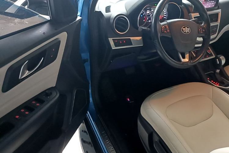 Used Bestune X40 2017 1.6L Automatic Prestige Edition Driver Seat