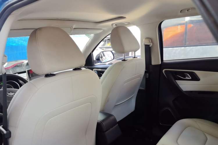 Used Bestune X40 2017 1.6L Automatic Prestige Edition Headliner