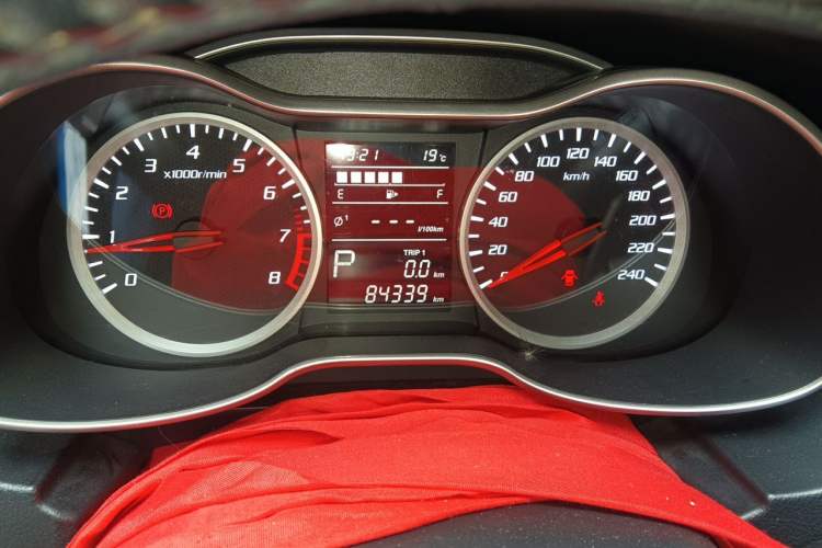 Used Bestune X40 2017 1.6L Automatic Luxury Model Odometer Close Up