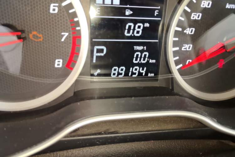 Used Bestune X40 2017 1.6L Automatic Prestige Edition Odometer Close Up