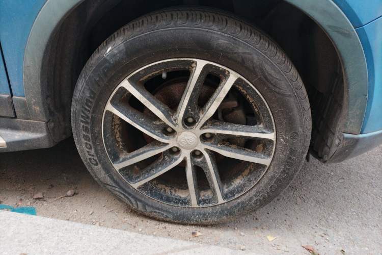 Used Bestune X40 2017 1.6L Automatic Luxury Model Right Front Wheel Hub