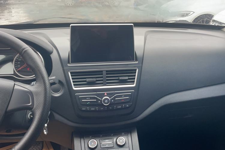 Used Bestune X40 2017 1.6L Automatic Luxury Model Audio And AC Panel
