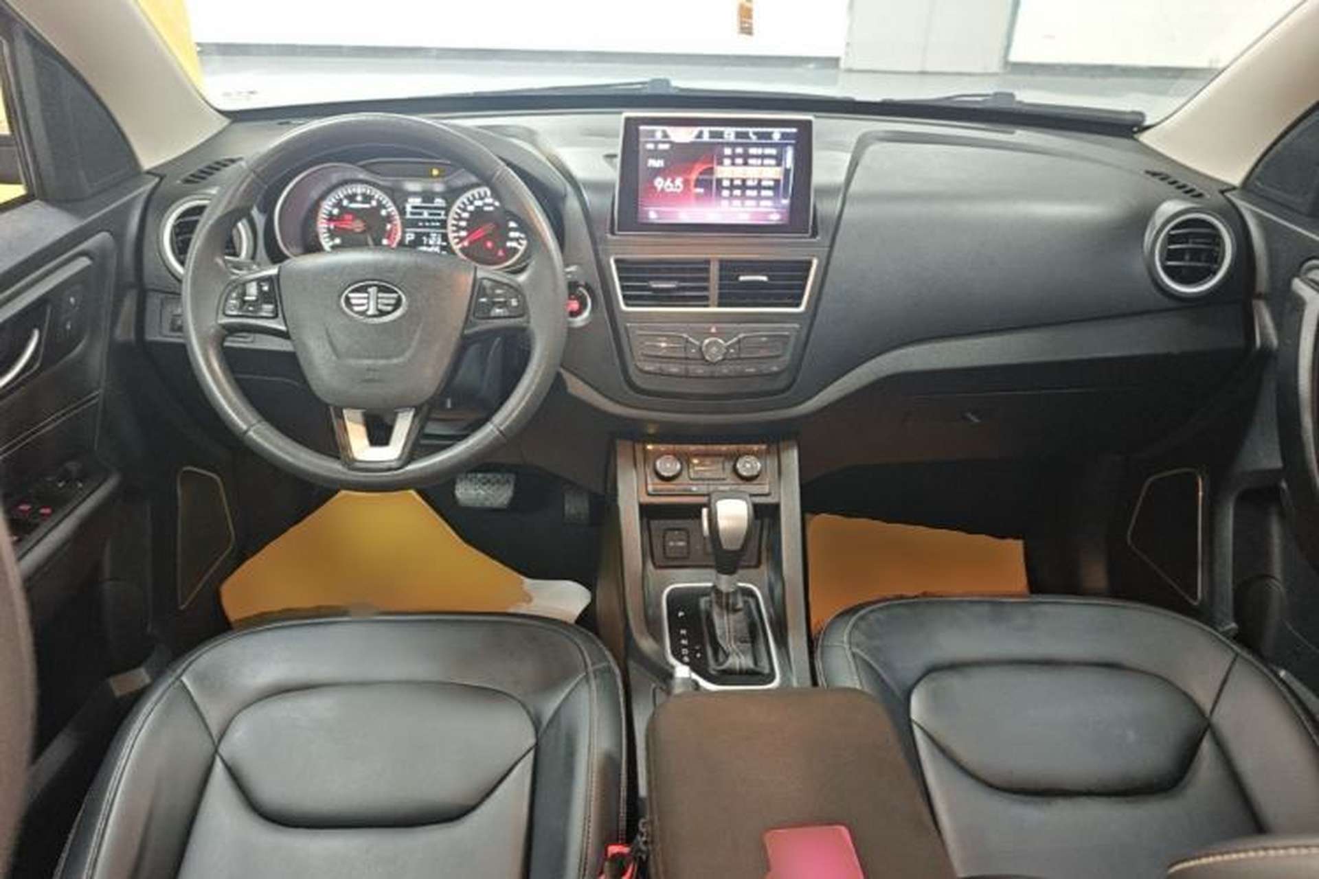Used Bestune X40 2017 1.6L Automatic Luxury Model Center Console