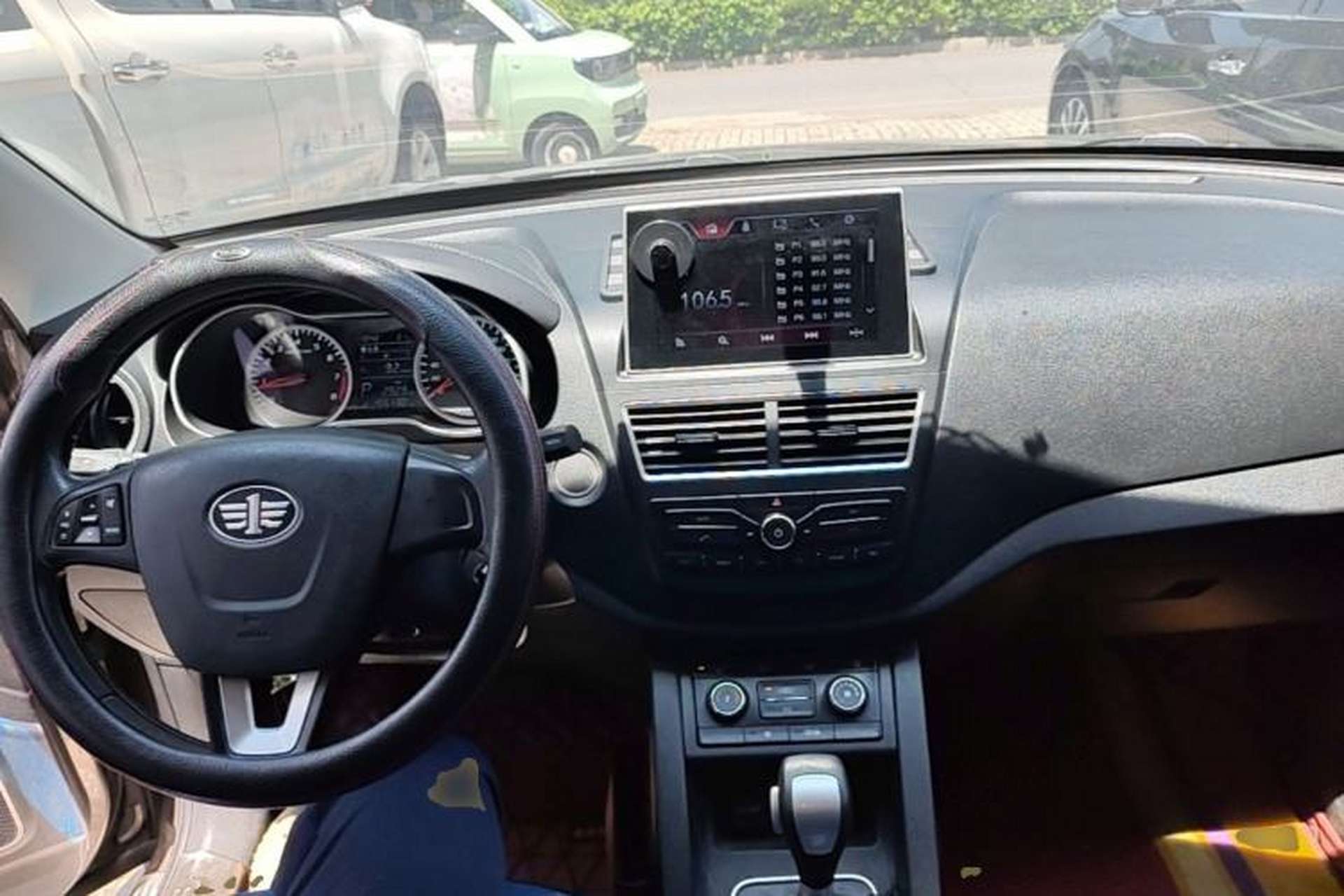 Used Bestune X40 2017 1.6L Automatic Luxury Model Center Console