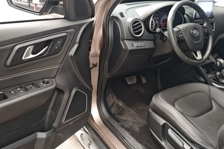 Used Bestune X40 2017 1.6L Automatic Prestige Edition Driver Seat