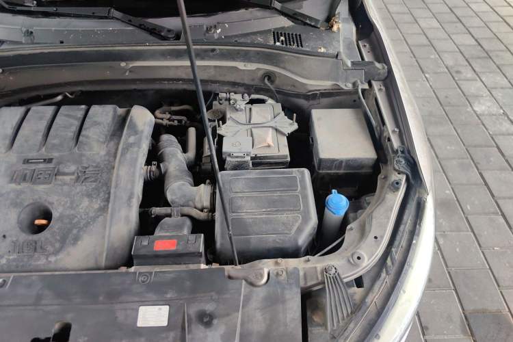 Used Bestune X40 2017 1.6L Automatic Prestige Edition Engine Bay Left