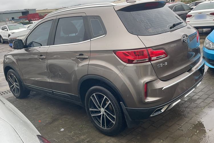 Used Bestune X40 2017 1.6L Automatic Luxury Model Exterior 5