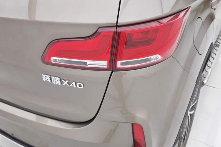 Used Bestune X40 2017 1.6L Automatic Prestige Edition Exterior 8