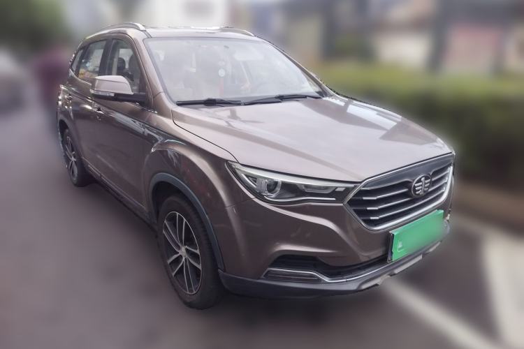 Used Bestune X40 2017 1.6L Manual Prestige Edition Front Right 45 Deg