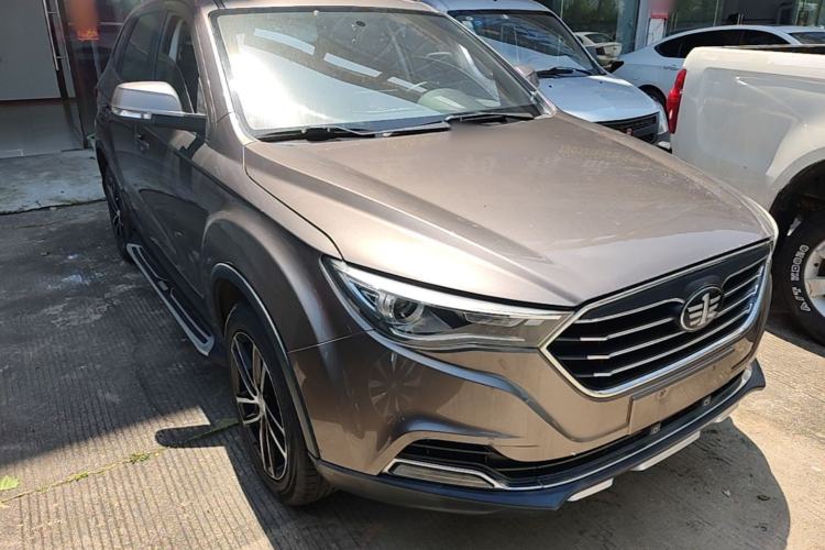 Used Bestune X40 2017 1.6L Automatic Luxury Model Front Right 45 Deg