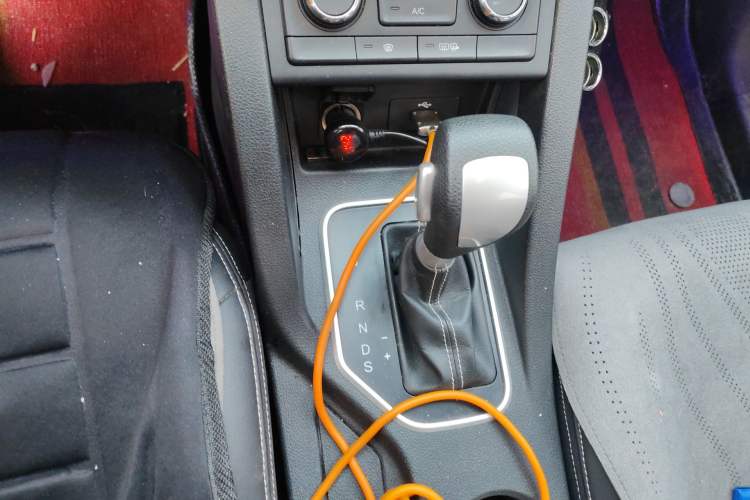 Used Bestune X40 2017 1.6L Automatic Luxury Model Gear Lever
