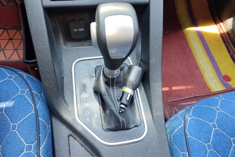 Used Bestune X40 2017 1.6L Automatic Luxury Model Gear Lever