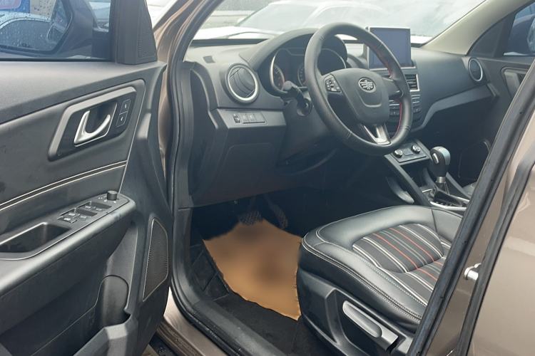 Used Bestune X40 2017 1.6L Automatic Luxury Model Interior 2