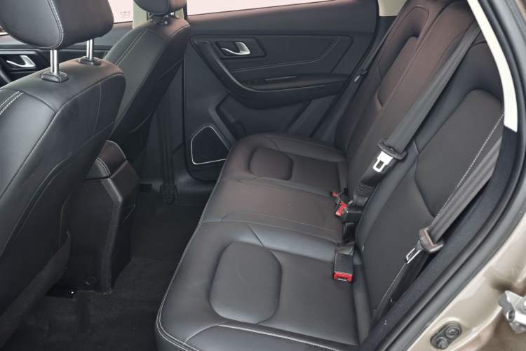 Used Bestune X40 2017 1.6L Automatic Prestige Edition Interior 2