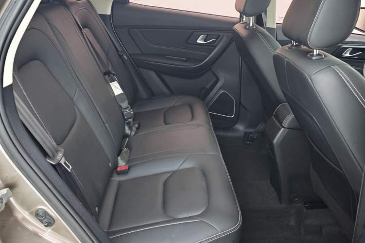 Used Bestune X40 2017 1.6L Automatic Prestige Edition Interior 4