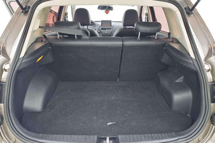 Used Bestune X40 2017 1.6L Automatic Prestige Edition Interior 6
