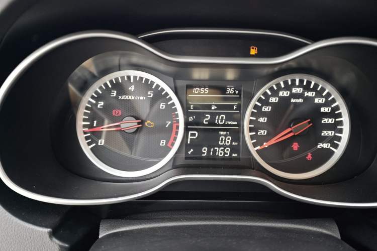 Used Bestune X40 2017 1.6L Automatic Prestige Edition Interior 9