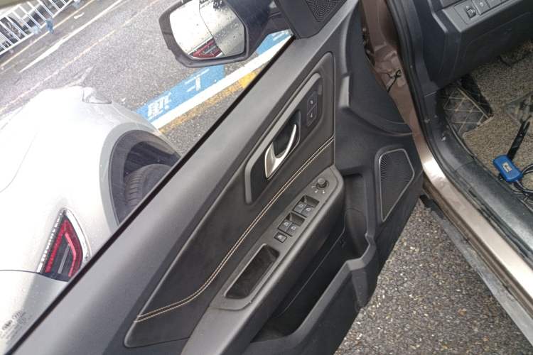 Used Bestune X40 2017 1.6L Automatic Prestige Edition Left Front Door Interior