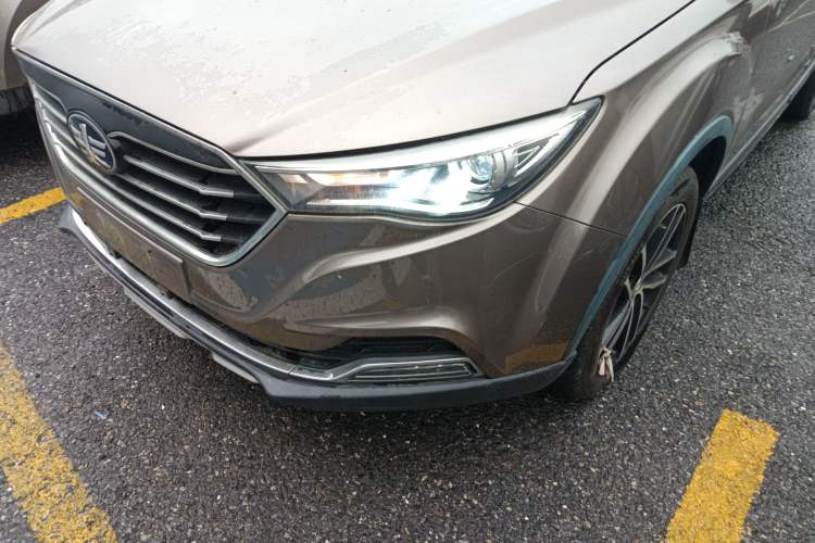 Used Bestune X40 2017 1.6L Automatic Prestige Edition Left Front Headlight