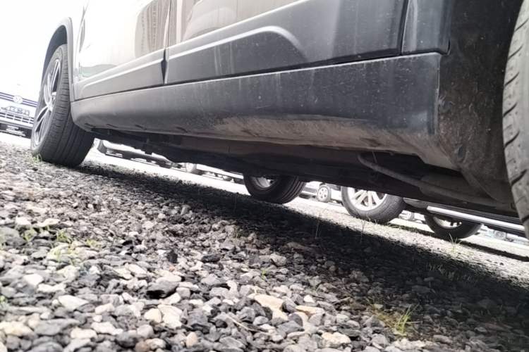 Used Bestune X40 2017 1.6L Automatic Luxury Model Left Side Sill