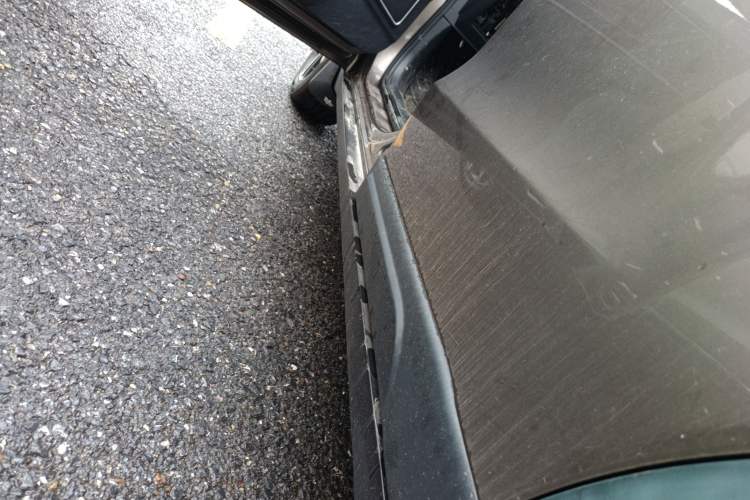 Used Bestune X40 2017 1.6L Automatic Prestige Edition Left Side Sill