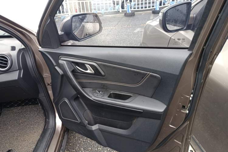 Used Bestune X40 2017 1.6L Automatic Prestige Edition Right Front Door Interior