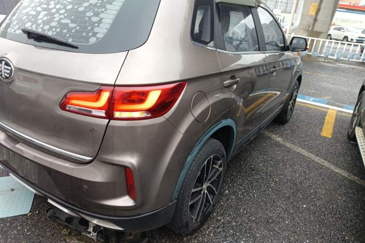 Used Bestune X40 2017 1.6L Automatic Prestige Edition Right Rear Taillight